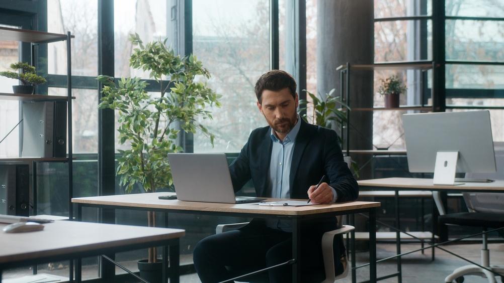 Como rastrear container de importação: métodos, ferramentas e o que fazer quando o contêiner some