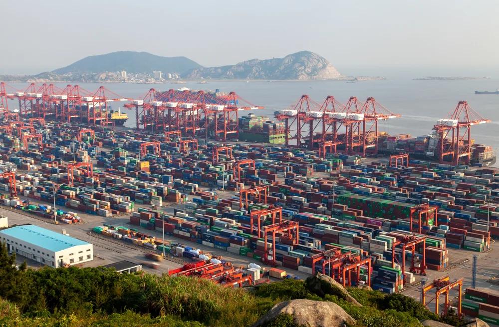 Soja a US$ 438/t, balança em US$ 49 bi, tufão nos portos da China e mais