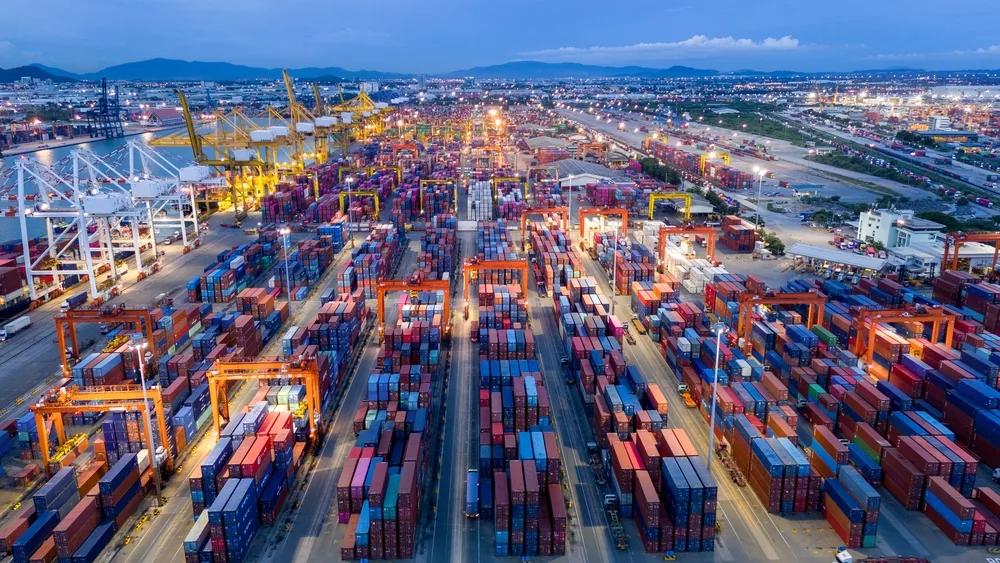 Brasil aumenta vendas para a União Europeia, bate recorde nas exportações de petróleo e amplia superávit